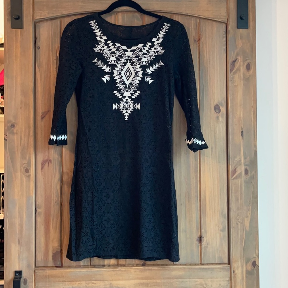 Lace black dress with underlay